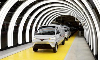 廣西汽車集團投資24.69億元，新能源汽車基地落成投產，專用汽車市場迎新篇章